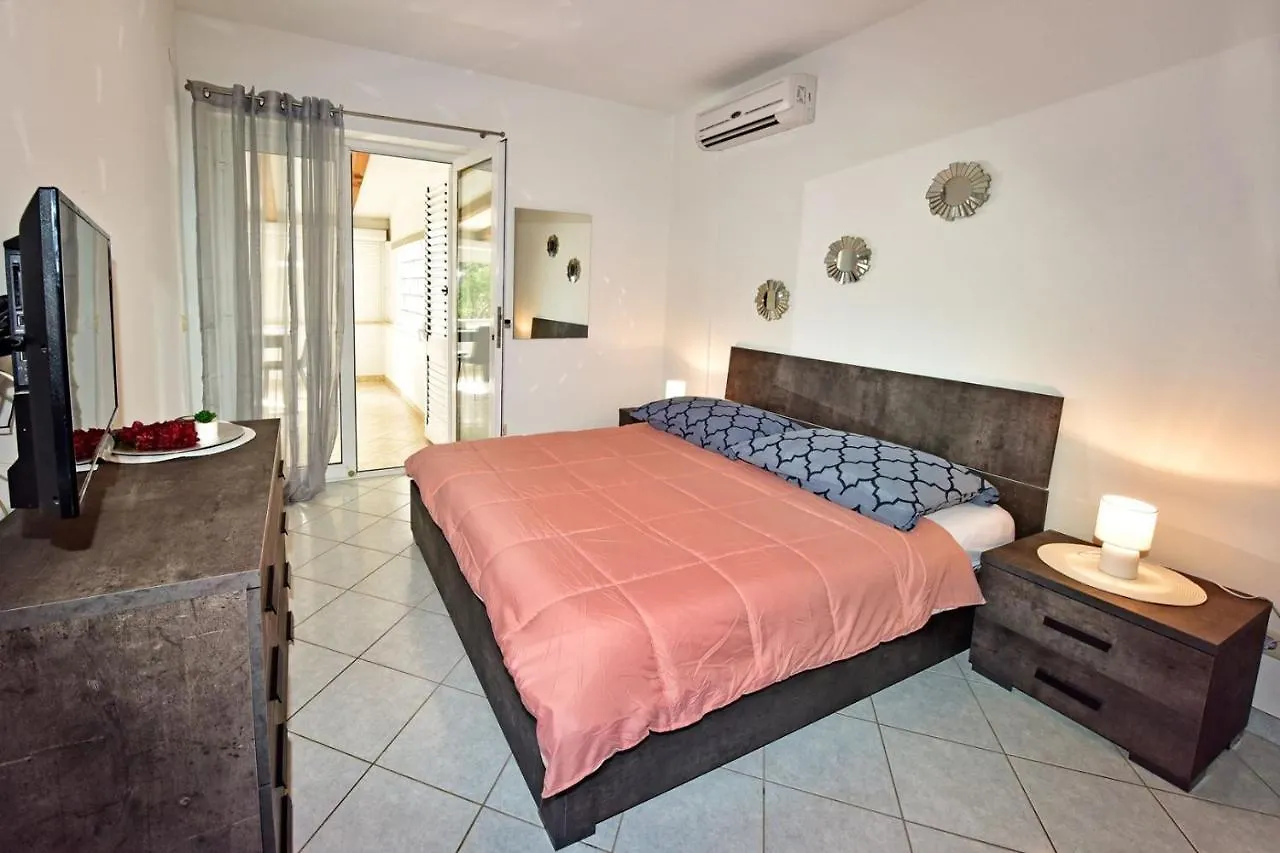 Apartments House Anna For Max 13 Persons In Porec, Pet Friendly