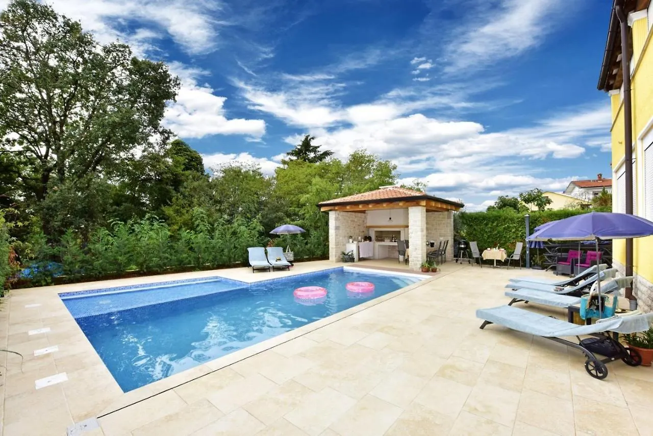 Apartments House Anna For Max 13 Persons In Porec, Pet Friendly 0*, Poreč Chorwacja