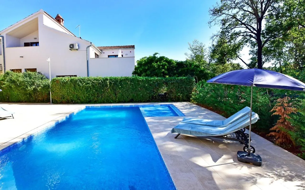 Apartments House Anna For Max 13 Persons In Porec, Pet Friendly 0*, Poreč Chorwacja