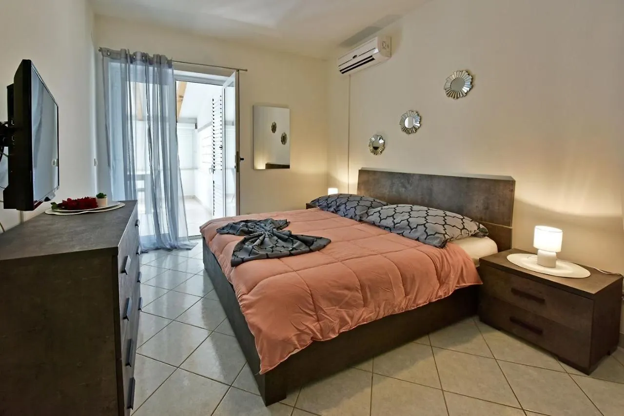 Pensjonat Apartments House Anna For Max 13 Persons In Porec, Pet Friendly Chorwacja