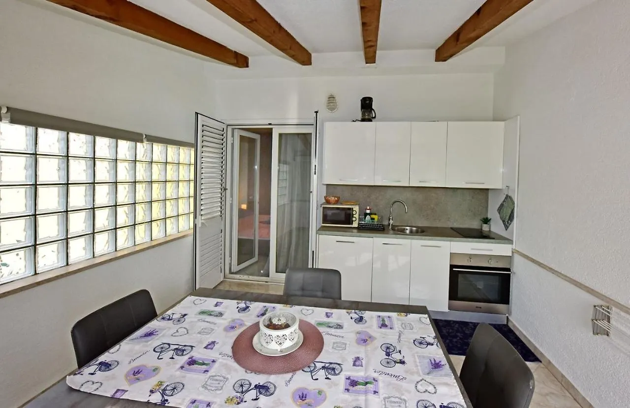 Apartments House Anna For Max 13 Persons In Porec, Pet Friendly 0*, Poreč Chorwacja