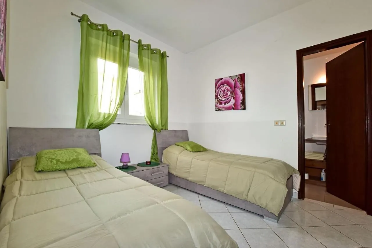Pensjonat Apartments House Anna For Max 13 Persons In Porec, Pet Friendly